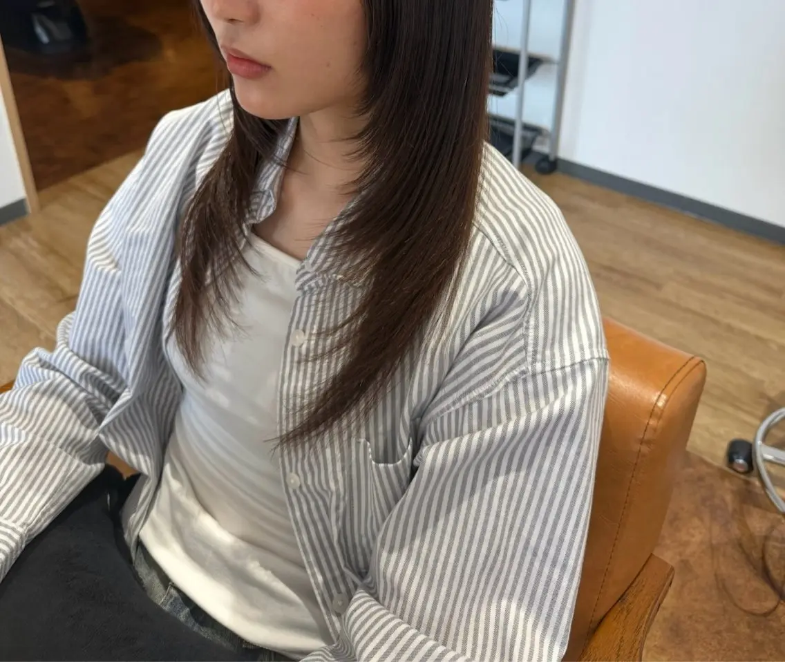 セミロング レイヤーカット 河津 茉央のヘアスタイル