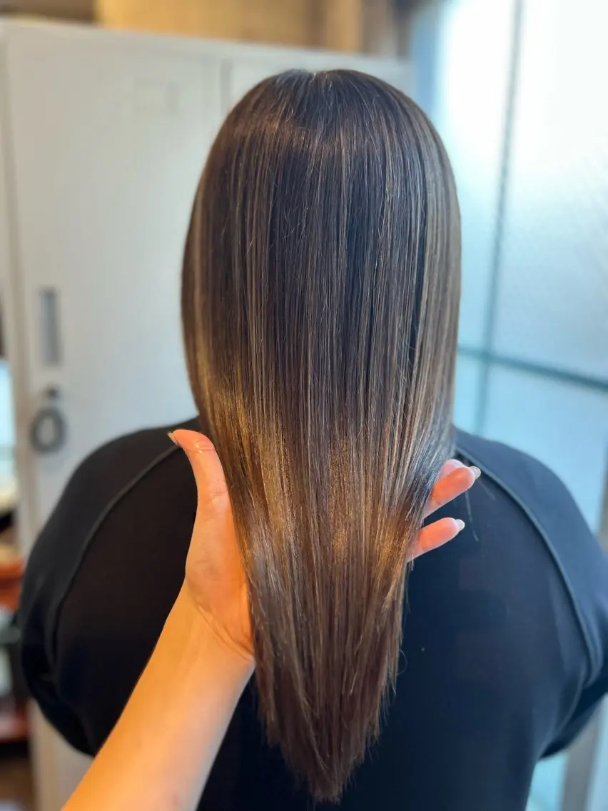 ロング カット ヘアカラー トリートメント aletta Rinaのヘアスタイル