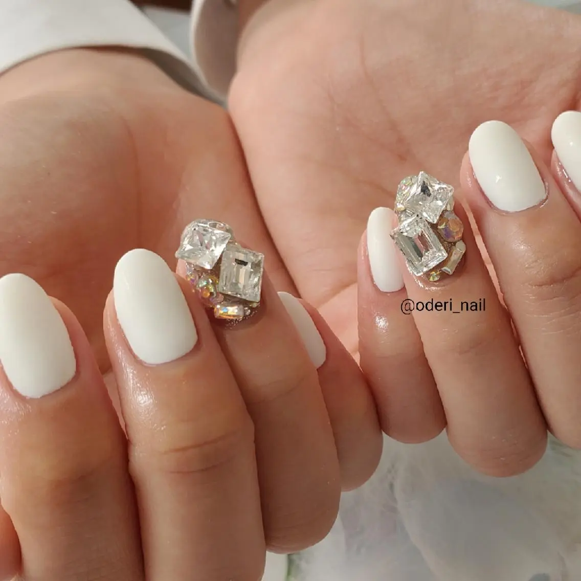 ネイル マットネイル ワンカラーネイル シンプルネイル ホワイト おで@ oderi_nailのネイルデザイン