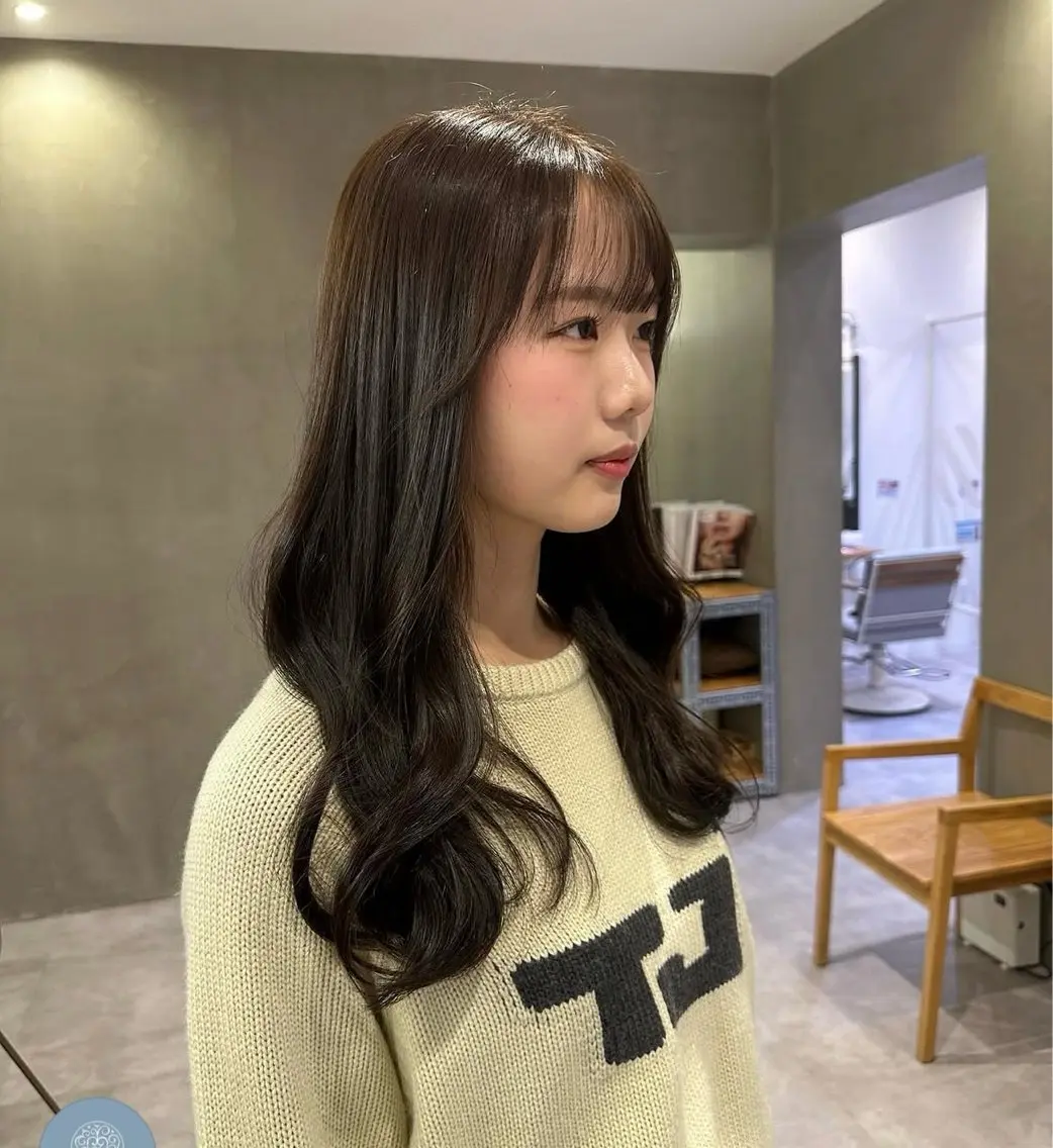 ロング カラー AILERON 神村のヘアスタイル