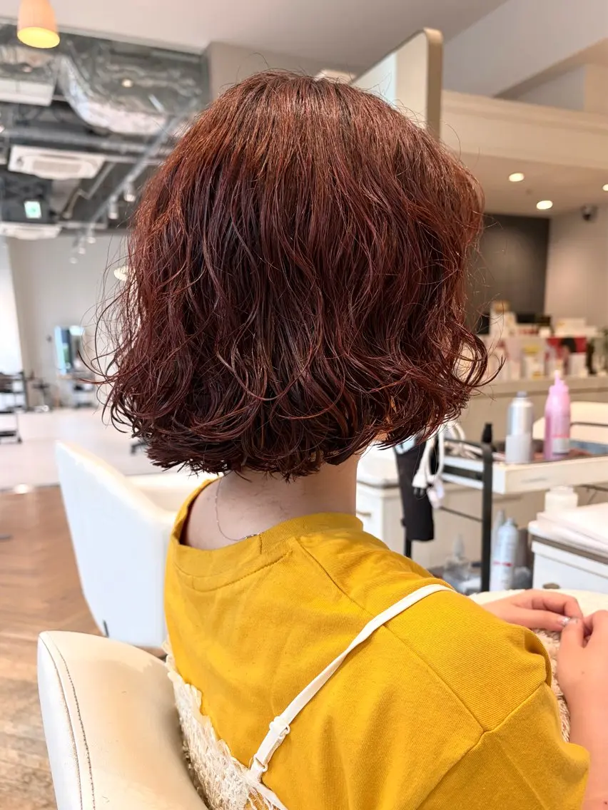 ショート カラー オレンジ レッドカラー カット ヘアカラー トリートメント サエ/ レイヤー/パーマのヘアスタイル