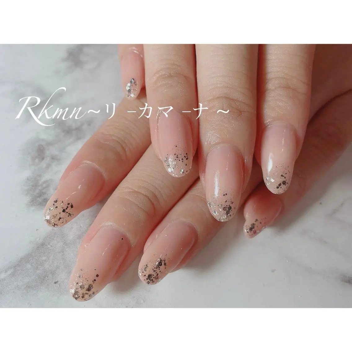 ネイル アートネイル ラメ(グリッター) ピンク ピンクベージュ 春ネイル ハンドネイル フットネイル ハンドケア Rkmn ~リ-カマ-ナ~のネイルデザイン