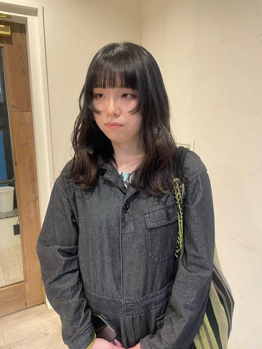 セミロング カラー デザインカット カット 渋谷 留菜のヘアスタイル