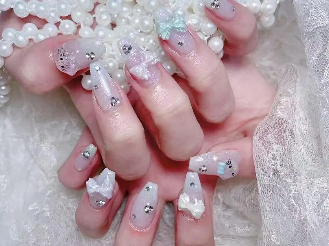 ネイル 長さ出し キラキラネイル 韓国ネイル マグネットネイル マットネイル 🎀まゆ 🪽🐾のネイルデザイン