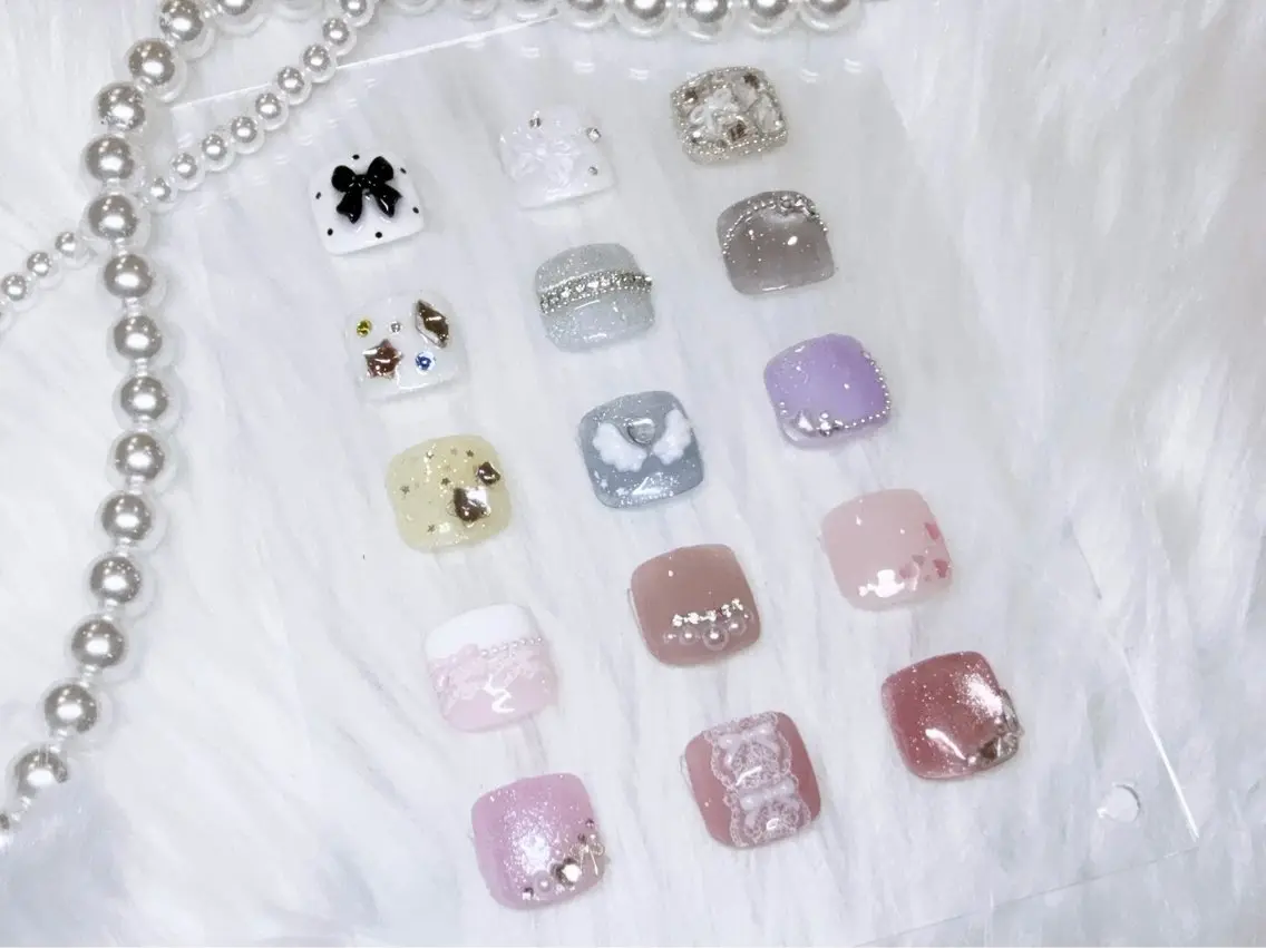 ︎︎🎀 レッスンモデル限定 🎀 フット親指アート♥︎ 【オフ.ケア込】 ⚠️注意事項・色味デザイン制限ありの写真