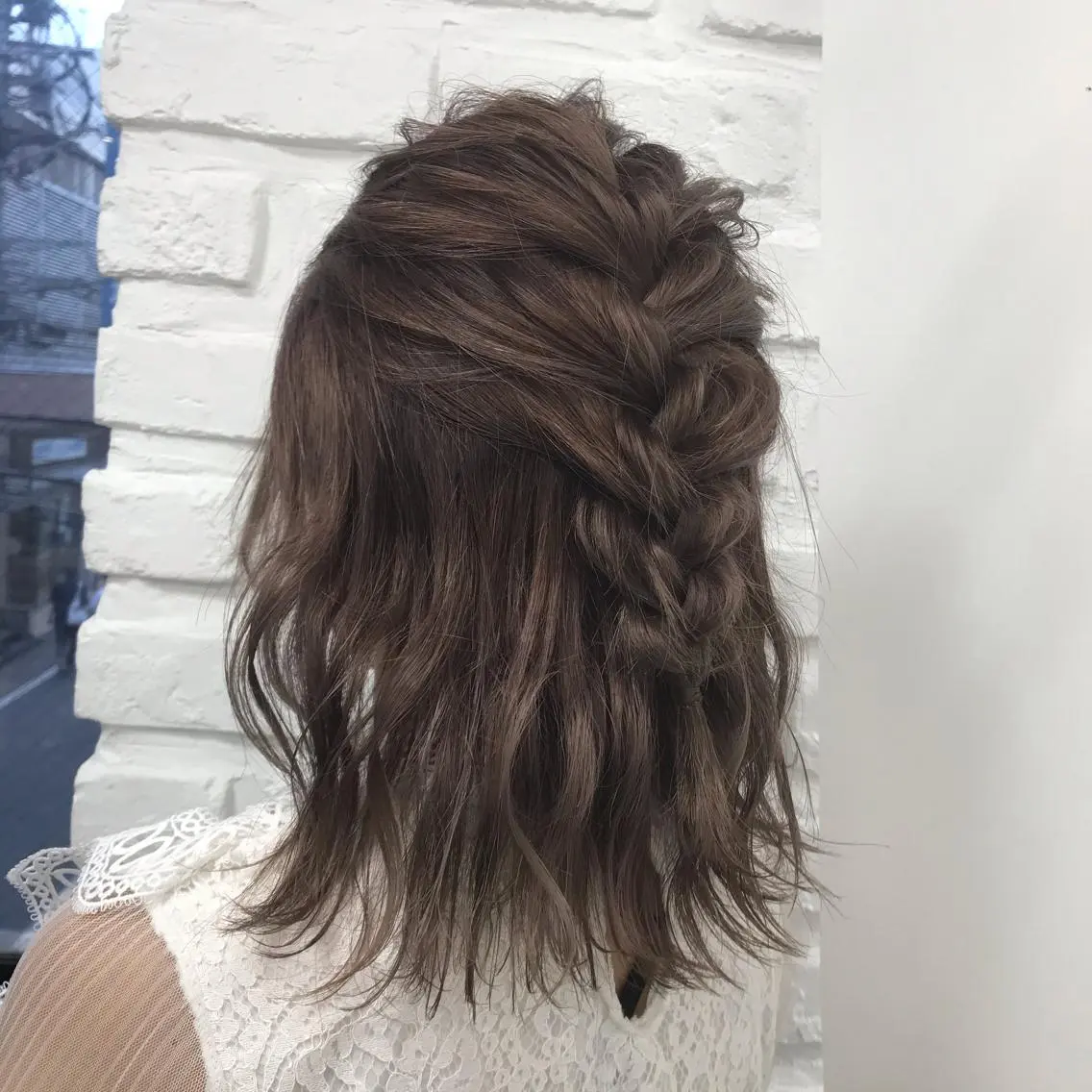 セミロング ヘアアレンジ ハーフアップ 三つ編み ヘアセット 【暖色カラー特化】 中山由梨のヘアスタイル