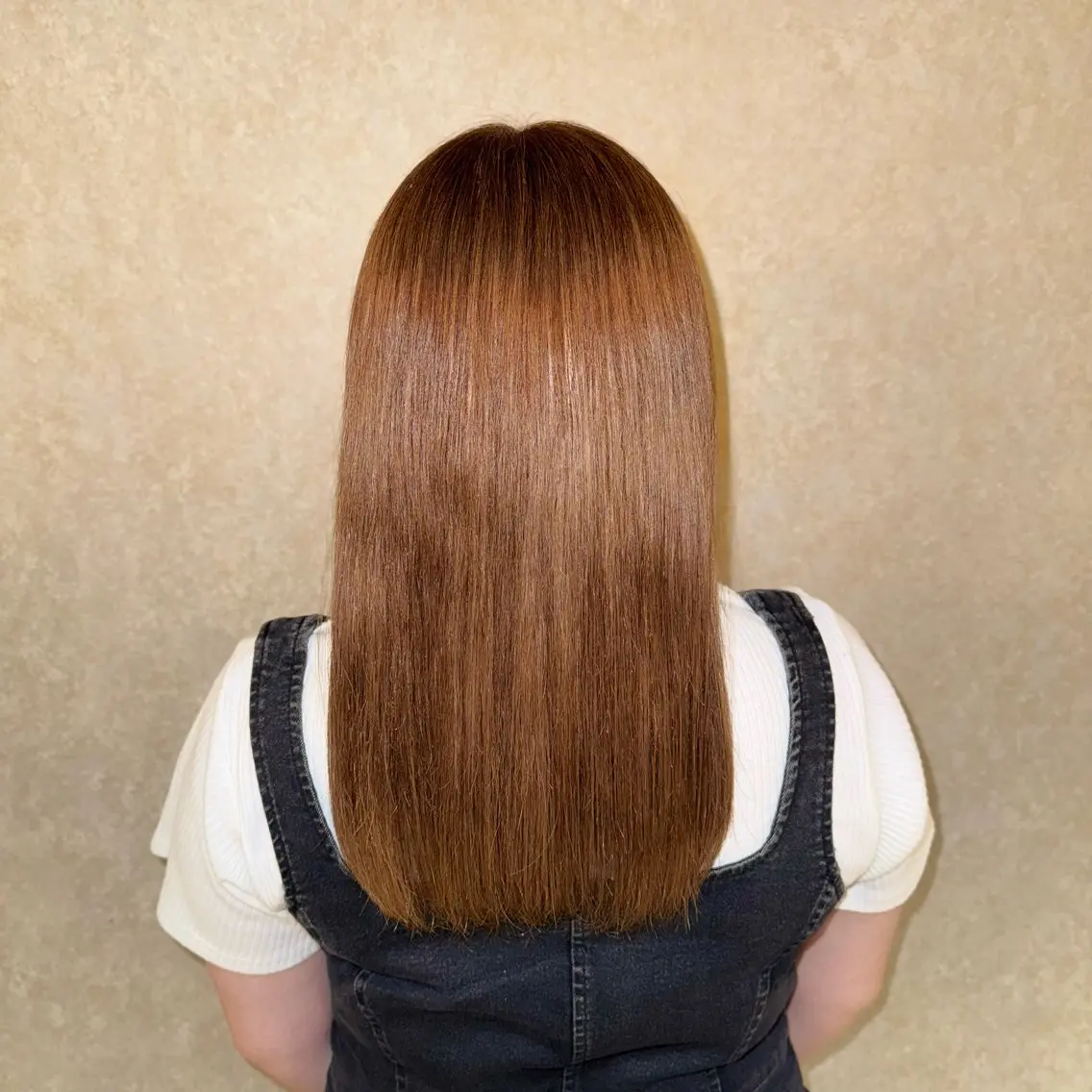 セミロング カラー アッシュ ベージュカラー 透明感カラー ハイトーンカラー カット ヘアカラー トリートメント 野崎 桃実のヘアスタイル