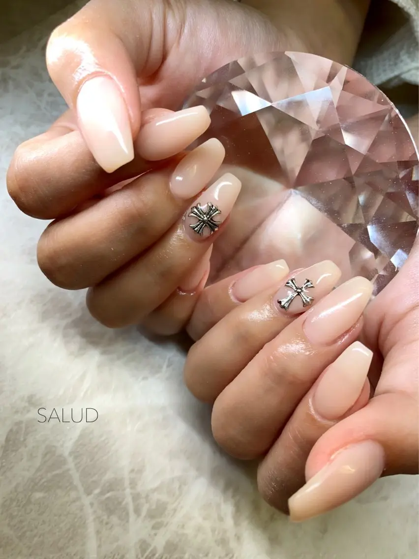 ネイル ストーンネイル ハンドネイル Nail Salon SALUDのネイルデザイン