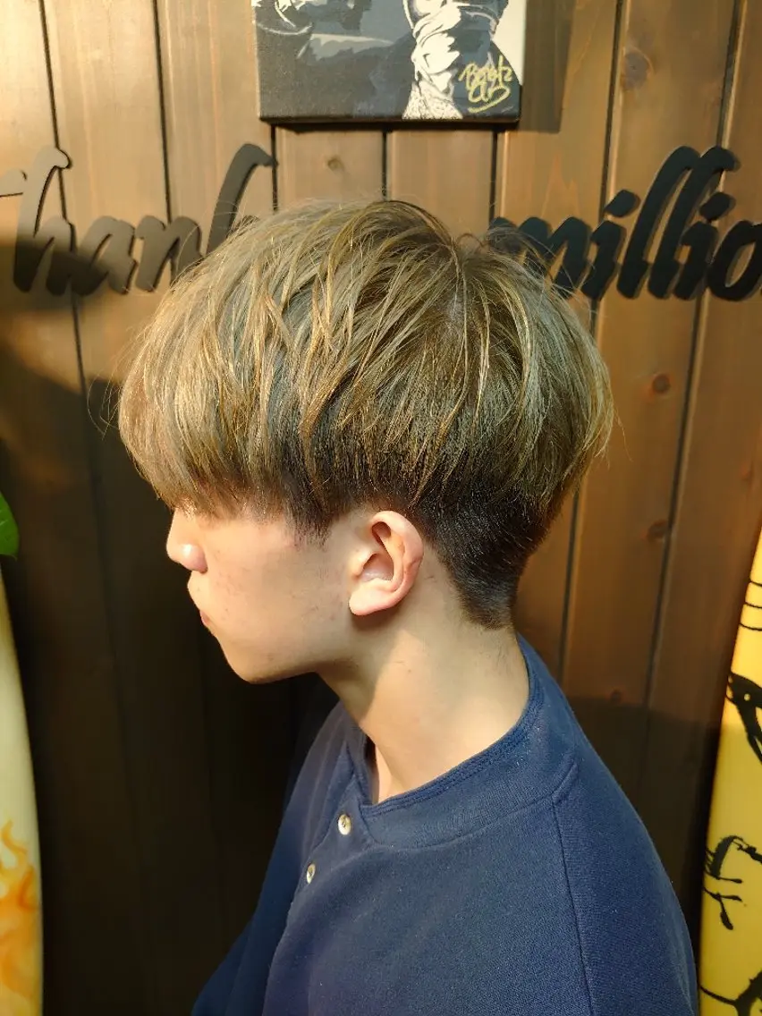 カラー ショート メンズ メンズブリーチ ブリーチ 岡林 選のヘアスタイル