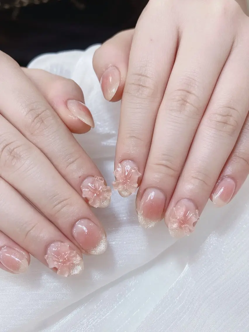 ネイル チークネイル フレンチネイル グラデーション キラキラネイル 韓国ネイル ハンドネイル DUO MI nail salonのネイルデザイン