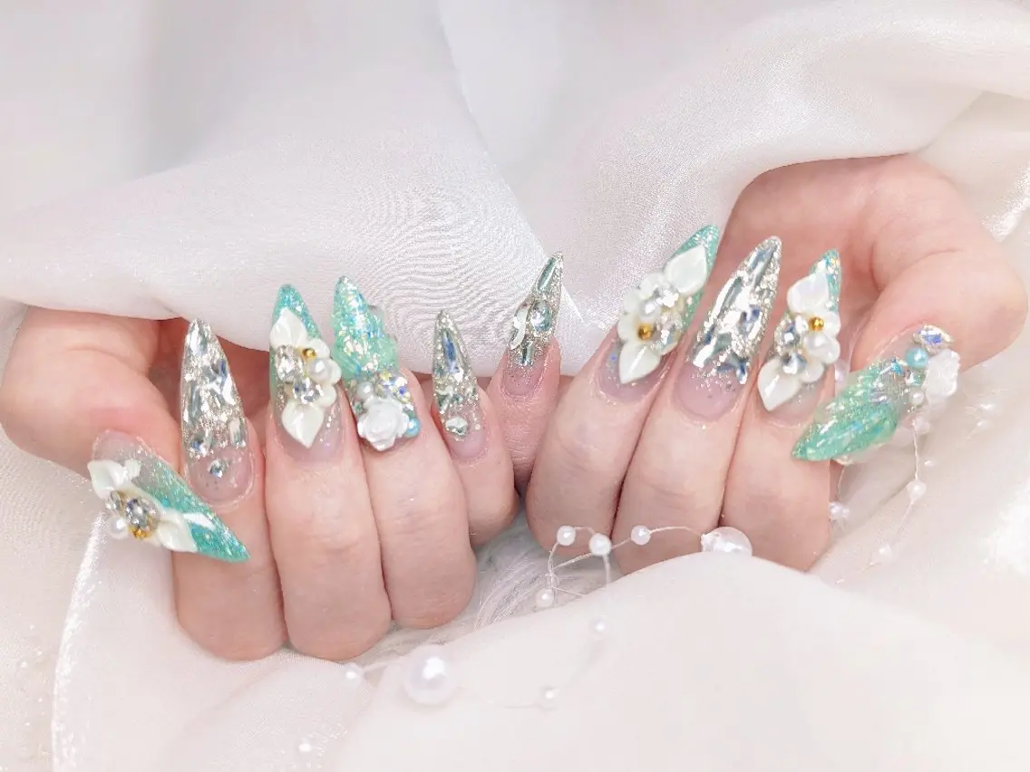 ネイル 長さ出し ジェルネイル キラキラネイル ラメ(グリッター) ニュアンスネイル Chouette Nailのネイルデザイン