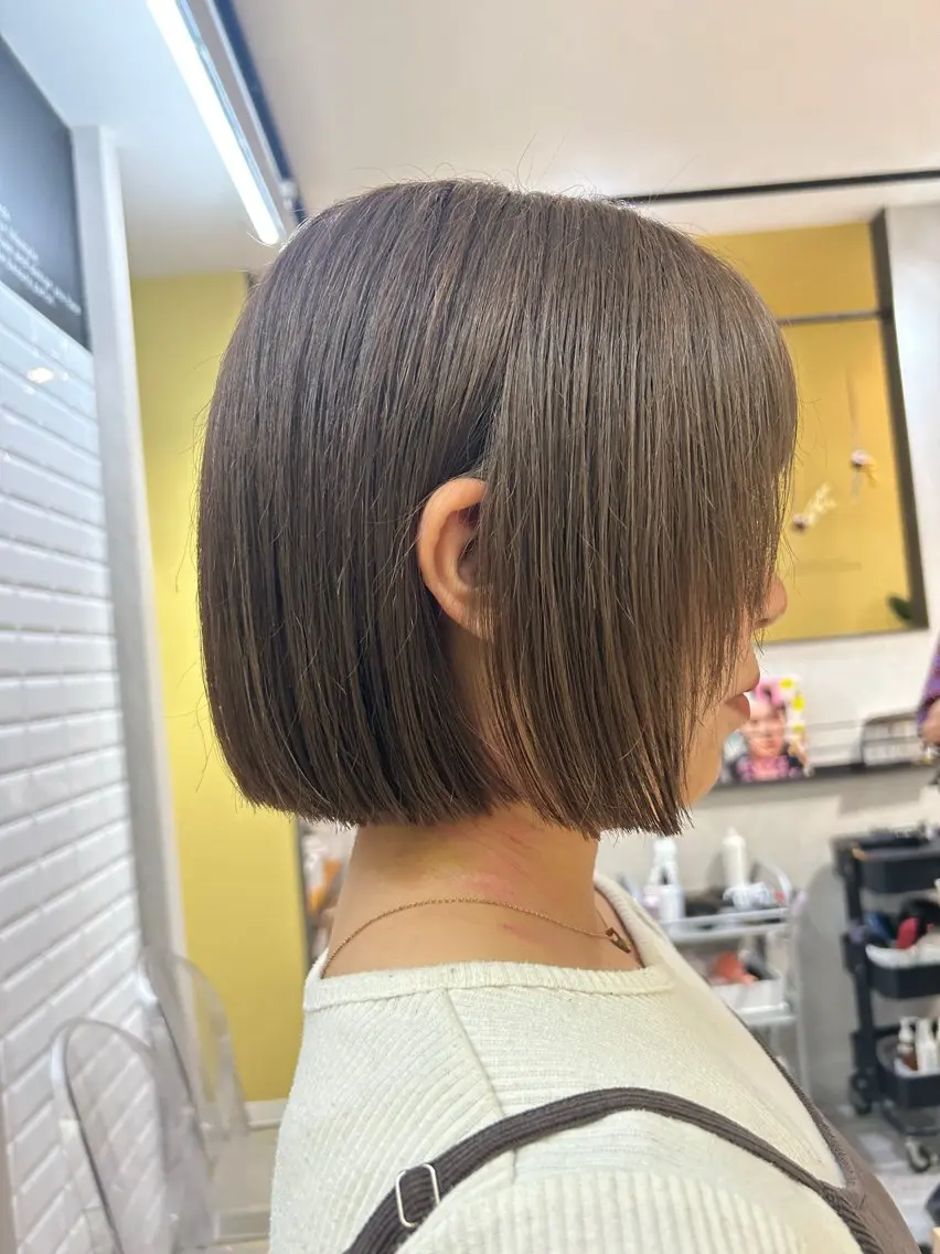 ショート カラー グレージュ ボブ 顔周りカット レイヤーカット hubhair レイヤー/透明感のヘアスタイル