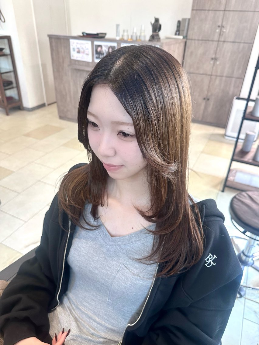 ロング カット ヘアカラー トリートメント 🩷 YUMIのヘアスタイル