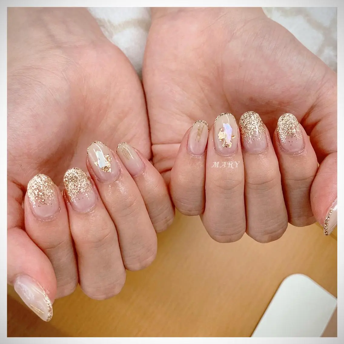 ネイル キラキラネイル ニュアンスネイル ハンドネイル Mary nail .narumiのネイルデザイン