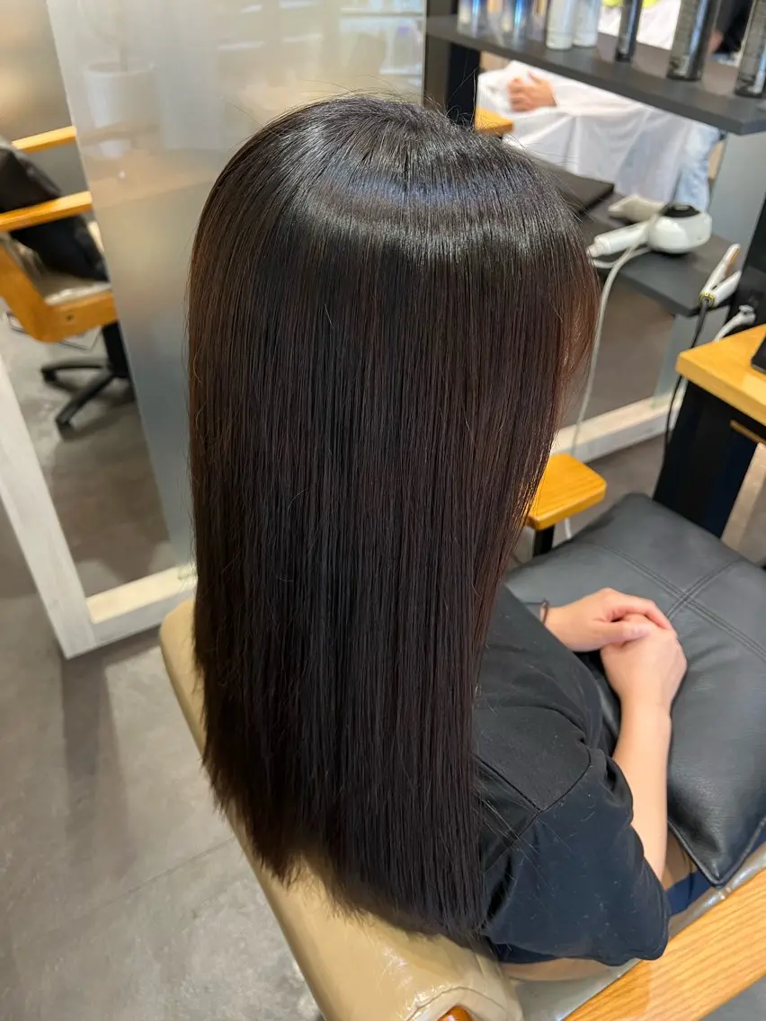セミロング 縮毛矯正 西川 来夏のヘアスタイル