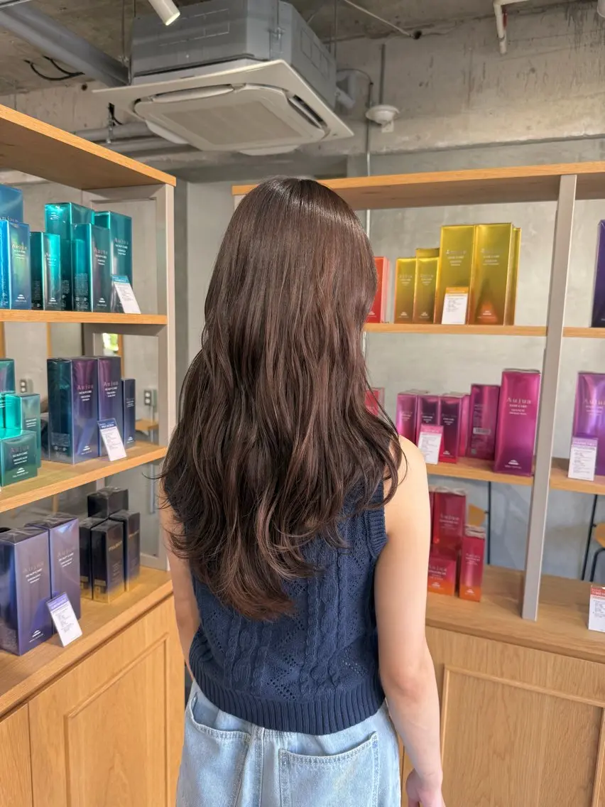 カラー 湯浅 慈園のヘアスタイル