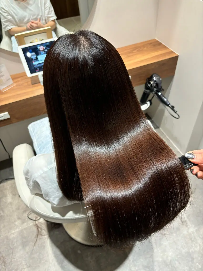 ロング ヘアカラー トリートメント 美髪ヘア 🤍erikaのヘアスタイル