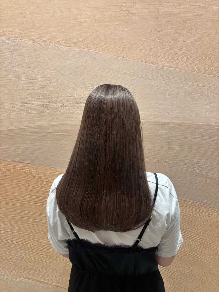 セミロング カラー ヘアカラー 遠藤 汐音のヘアスタイル