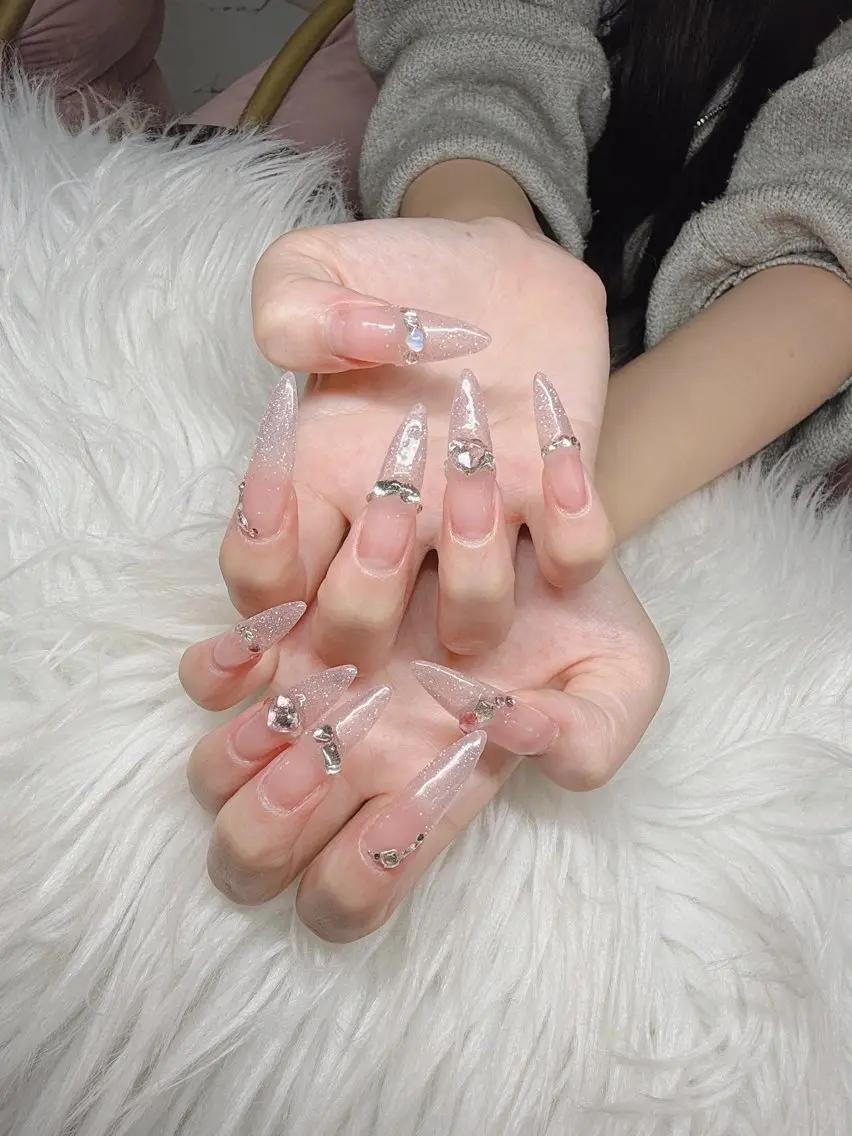 ネイル Lee Nailsのネイルデザイン