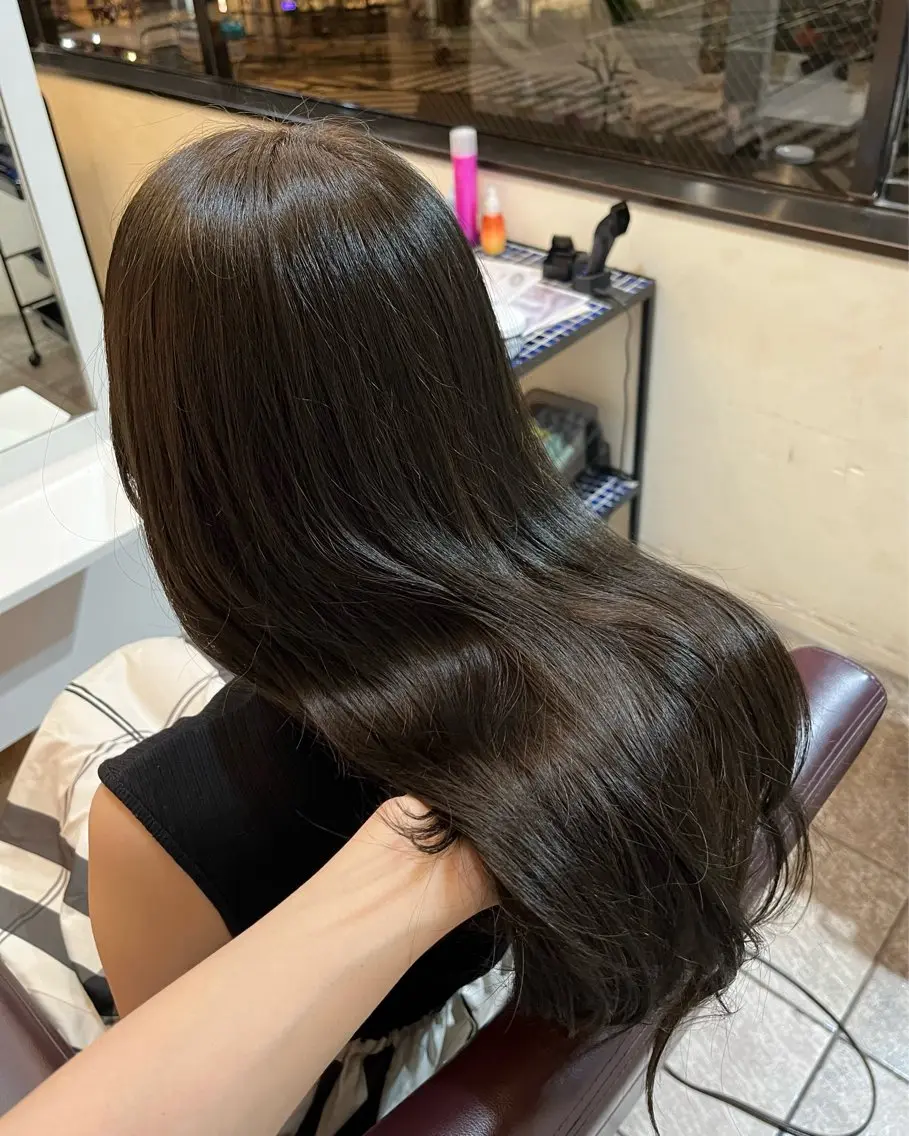 ロング カット ヘアカラー 岩谷 愛依のヘアスタイル