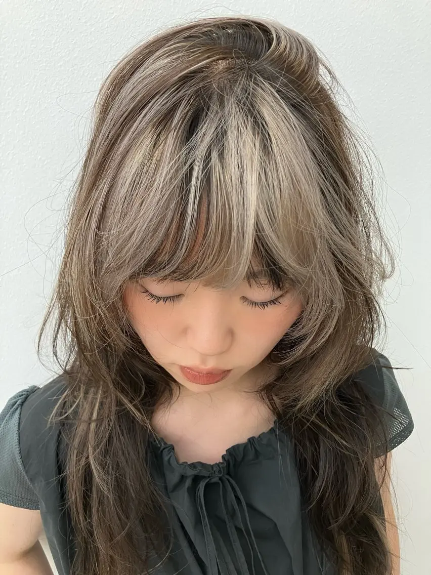 ロング カラー デザインカラー エクステ ロング ヘアカラー トリートメント レイヤーカット uraraのヘアスタイル