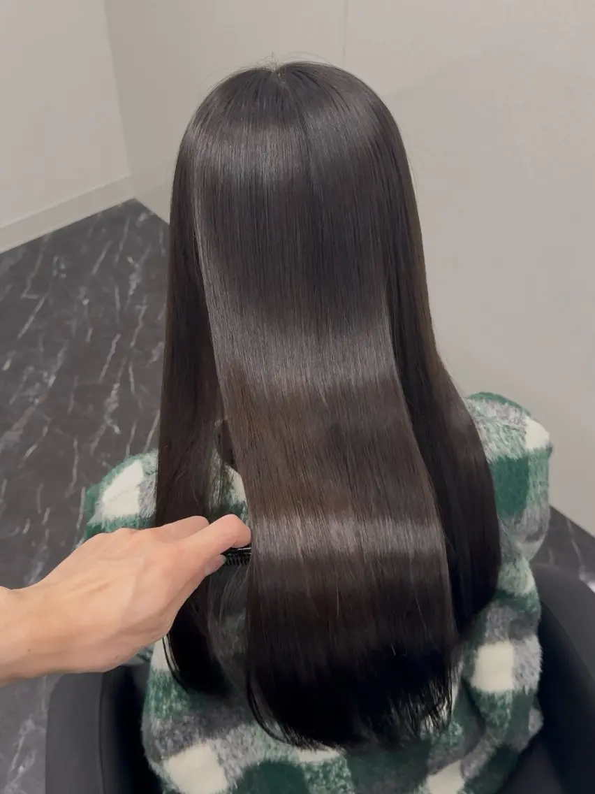 ロング カラー パーマ ヘアアレンジ メンズ キッズ メンズ韓国風 黒髪 ブルーカラー ブルーブラック レッドカラー 髪質改善Ⅰ透明感 艶カラーⅠたつやのヘアスタイル