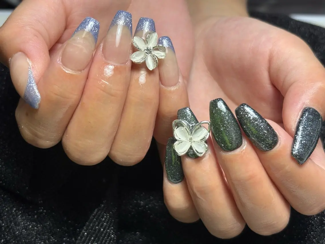 ネイル ハンドネイル フットネイル ✴︎ Delightのネイルデザイン
