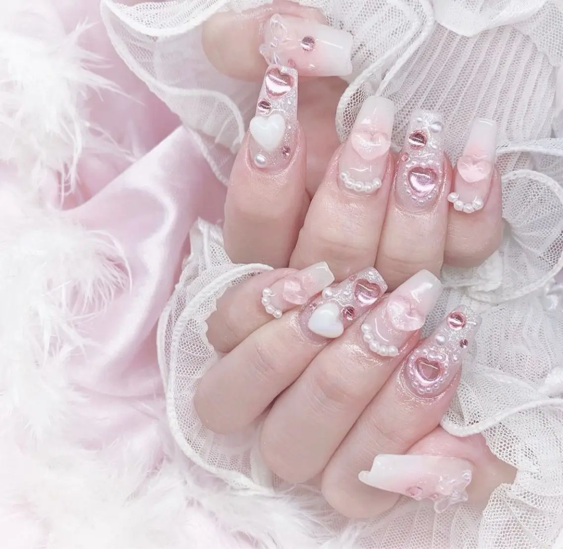 ネイル マグネットネイル ピンク ネイルチップ 冬ネイル クリスマス Lee Nailsのネイルデザイン