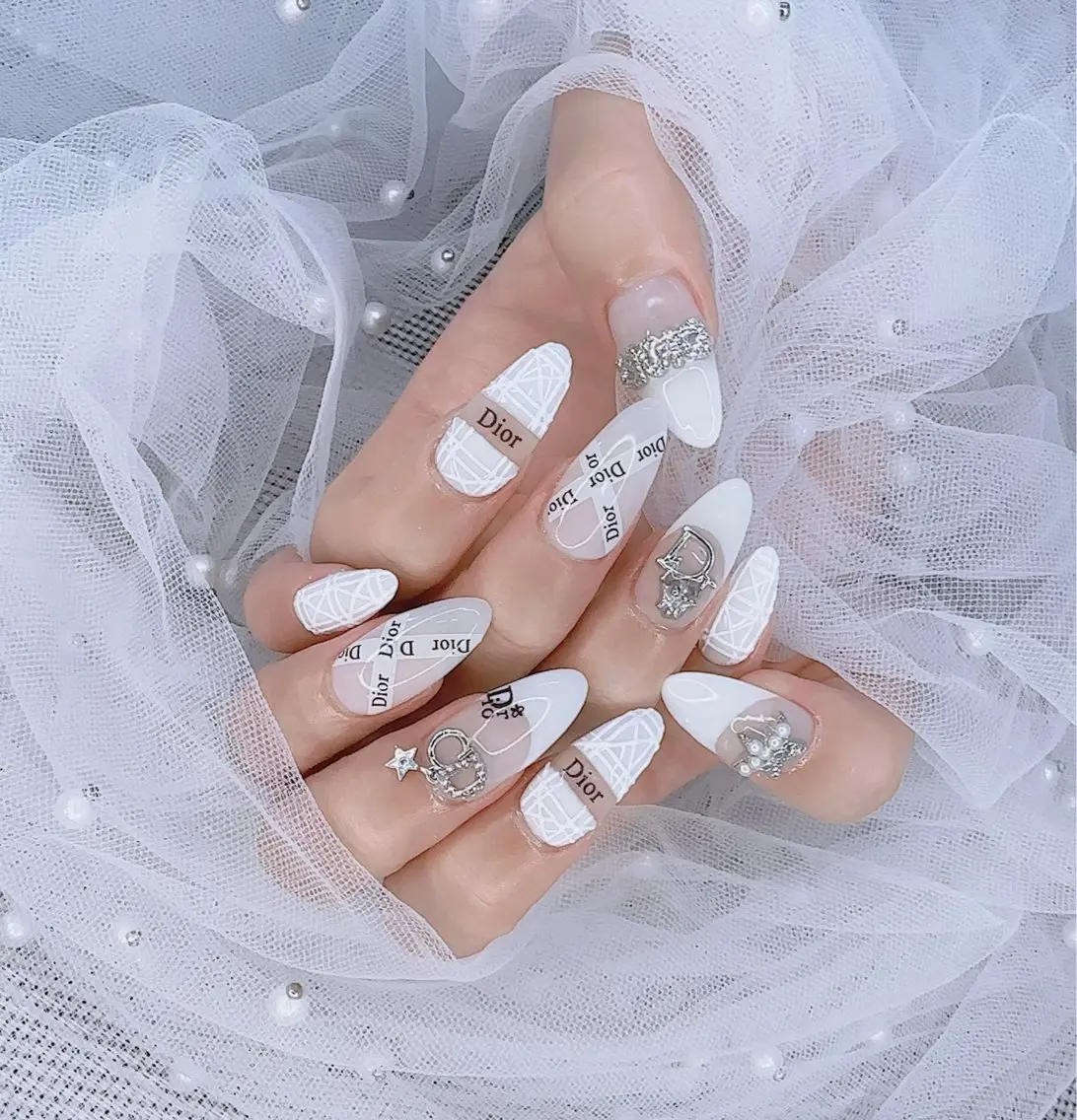 ネイル R salonのネイルデザイン