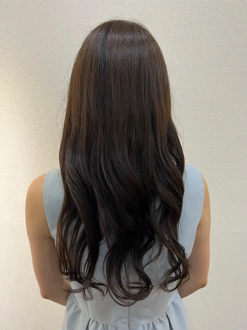 ロング カラー 岡野 香那のヘアスタイル