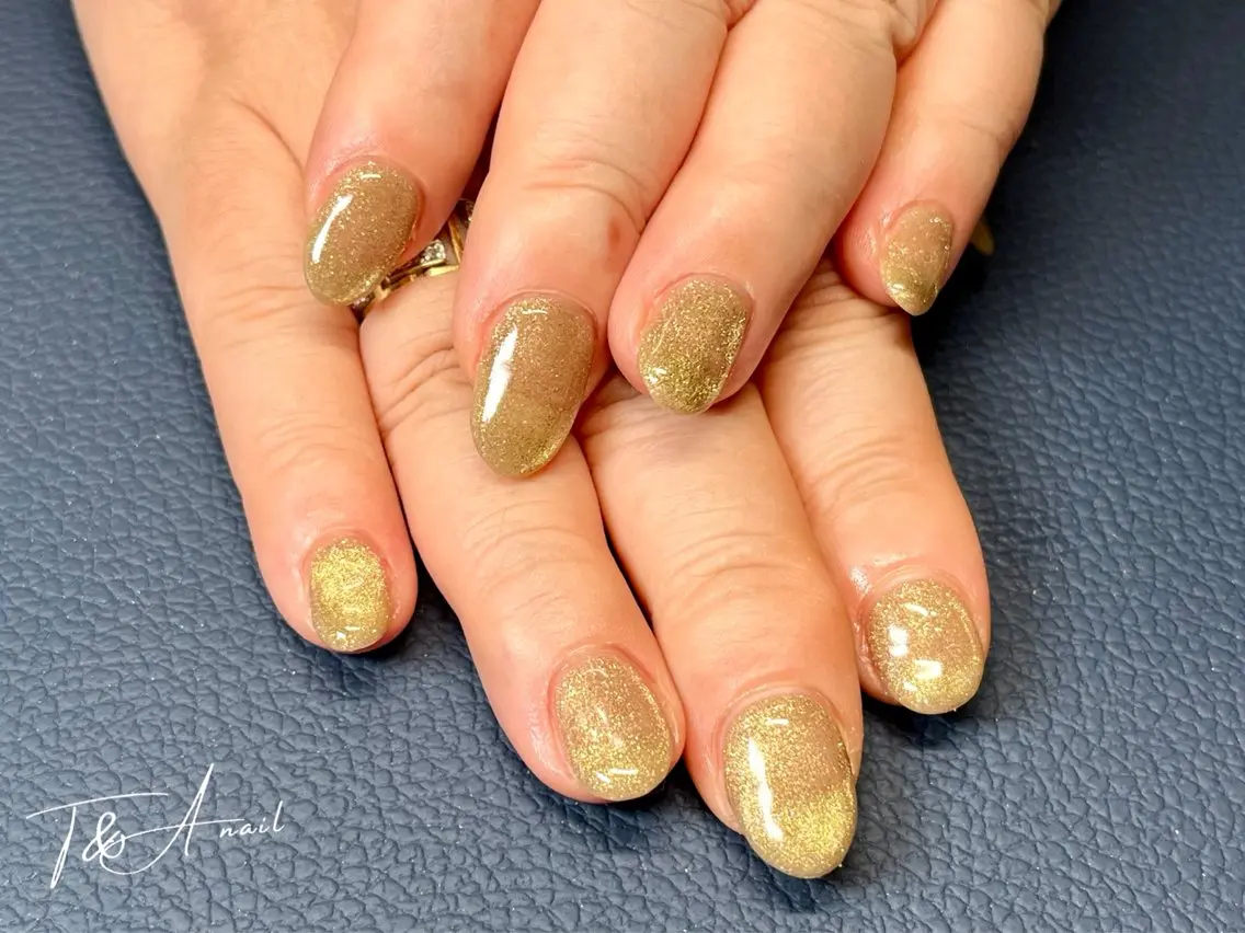 ネイル 長さ出し ジェルネイル ゴールド マグネットネイル スカルプネイル T&A nailのネイルデザイン