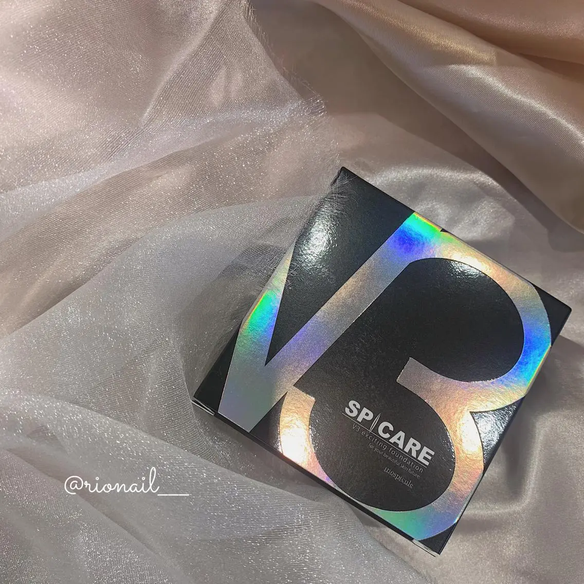 𝘙𝘪𝘰𝘯𝘢 ...🕯🤍のネイルデザイン