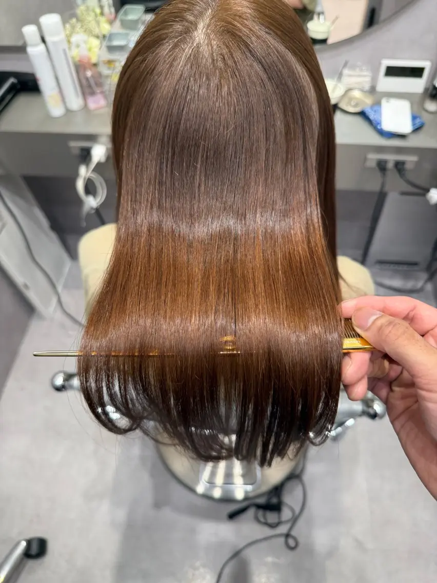 セミロング 縮毛矯正 トリートメント 髪質改善×レイヤー 🫧鷹司郎のヘアスタイル