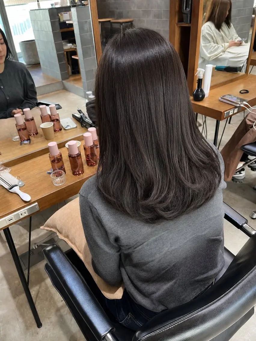 ロング カラー レイヤーカット ローレイヤー カット ヘアカラー トリートメント ヒラノホナミ 🫧艶髪🫧髪質改善のヘアスタイル