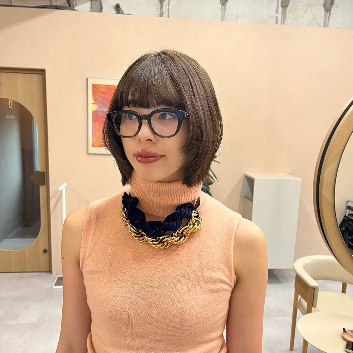 ショート カラー ボブレイヤー ベージュカラー ブリーチ 透明感カラー ダブルカラー カット ヘアカラー トリートメント 髪質改善カラー/ボブ 🌻Mutsumiのヘアスタイル