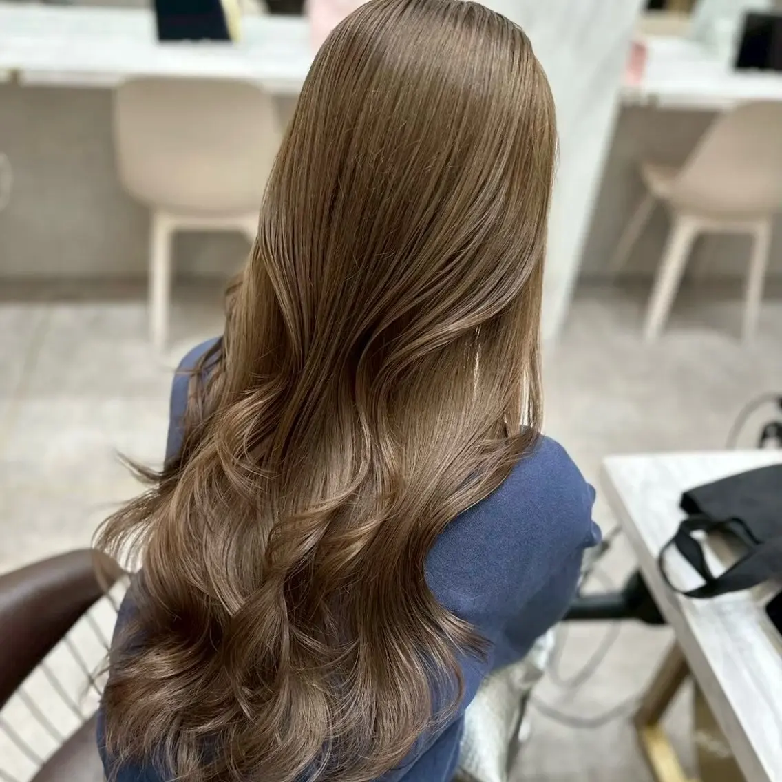 ロング カラー ベージュカラー オリーブベージュ ヘアカラー トリートメント ミルクティ/ ブラウンカラー/りおのヘアスタイル