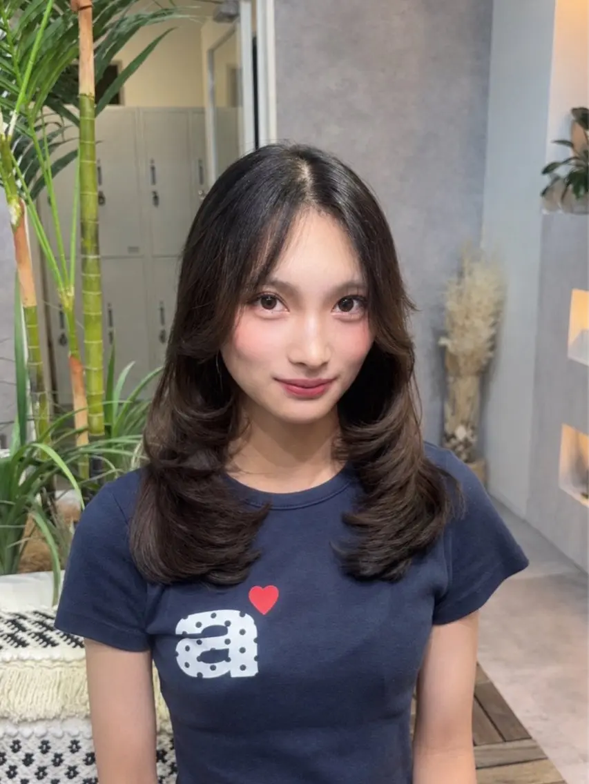 ミディアム 🎀韓国レイヤー/シ ョート×透明感カラーのヘアスタイル