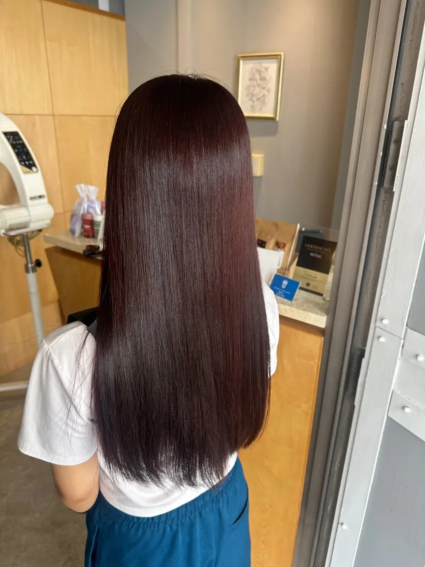 ミディアム カット ヘアカラー トリートメント miloc MOMOKAのヘアスタイル