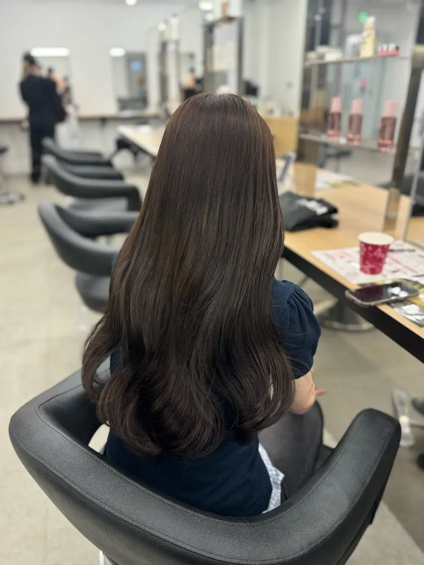 カラー 透明感カラー🫧 EMAのヘアスタイル