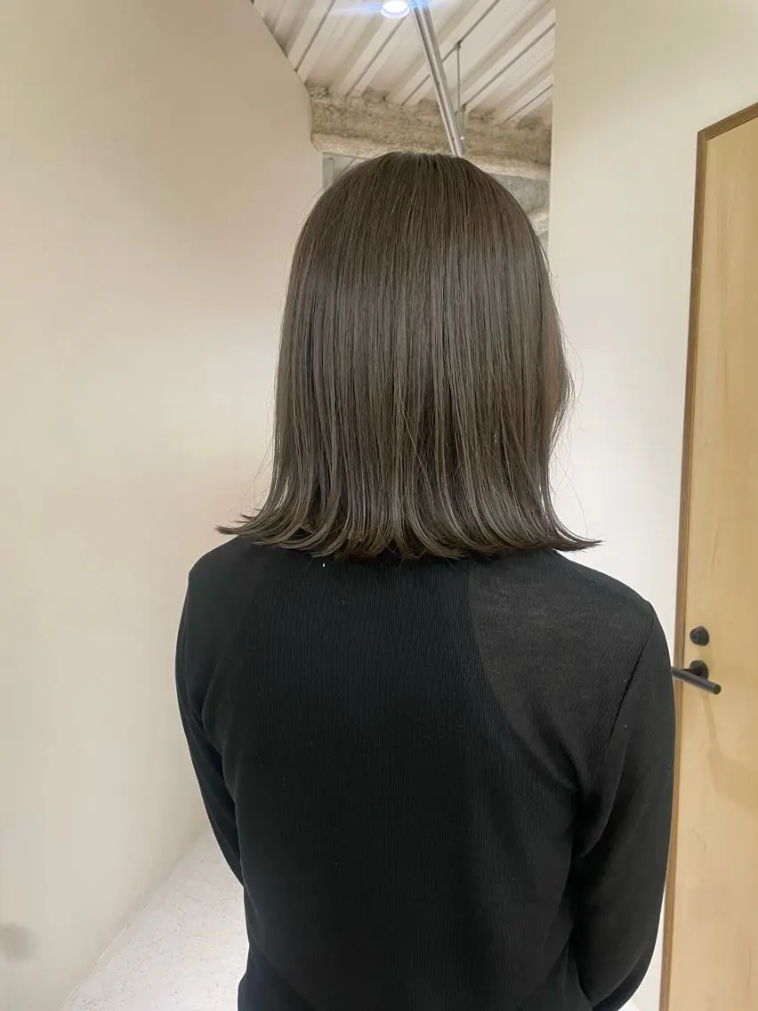 ミディアム DEEokazaki hina.Oのヘアスタイル