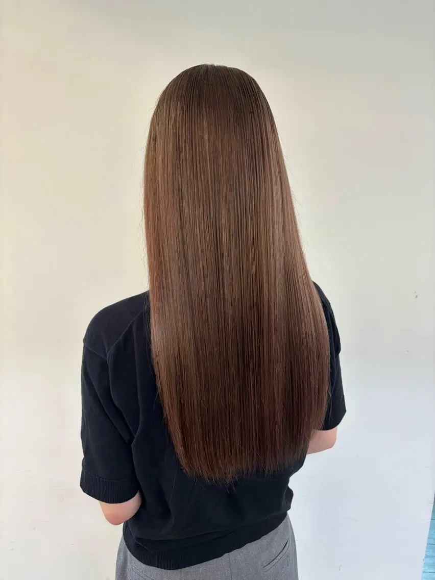 ロング カラー ベージュカラー ブリーチ ヘアカラー 小嶋 咲輝のヘアスタイル