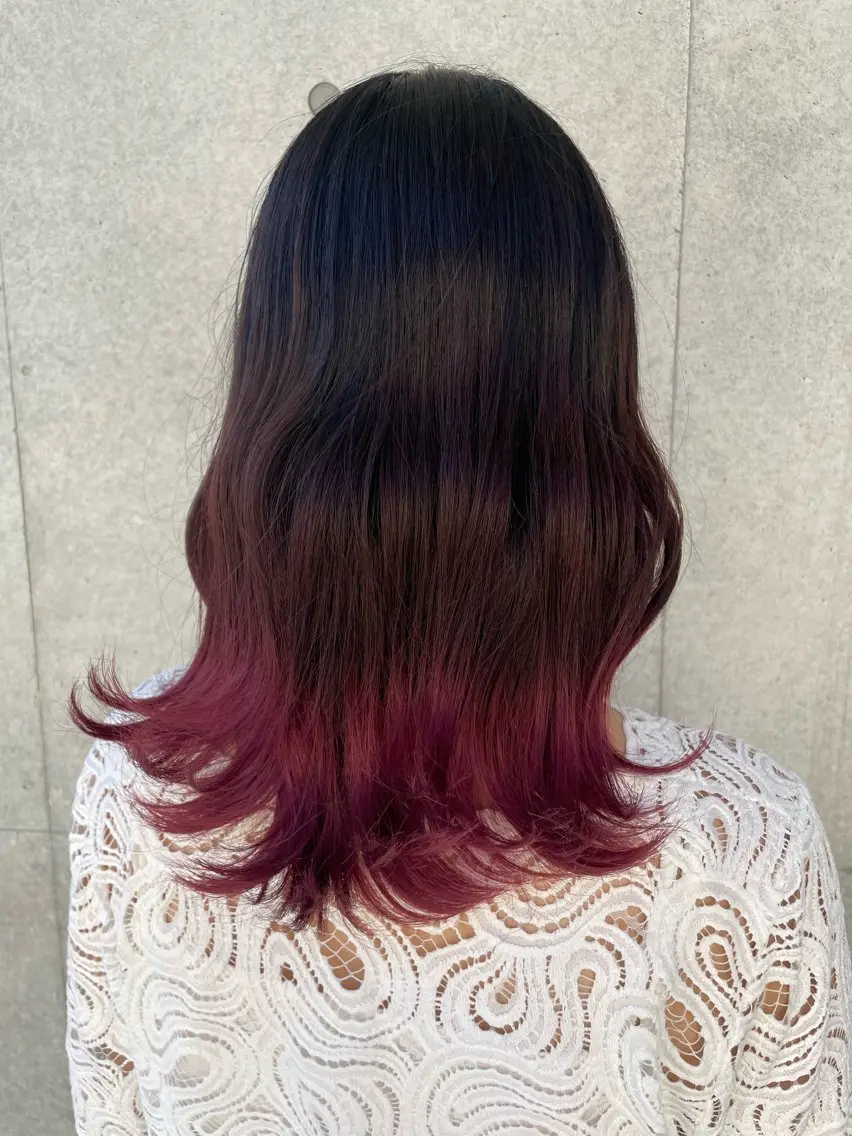 セミロング カラー インナーカラー 推し ブリーチ  髪質改善のヘアスタイル