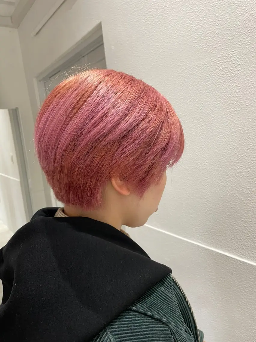ショート ヘアカラー CoCooN Hiromiのヘアスタイル