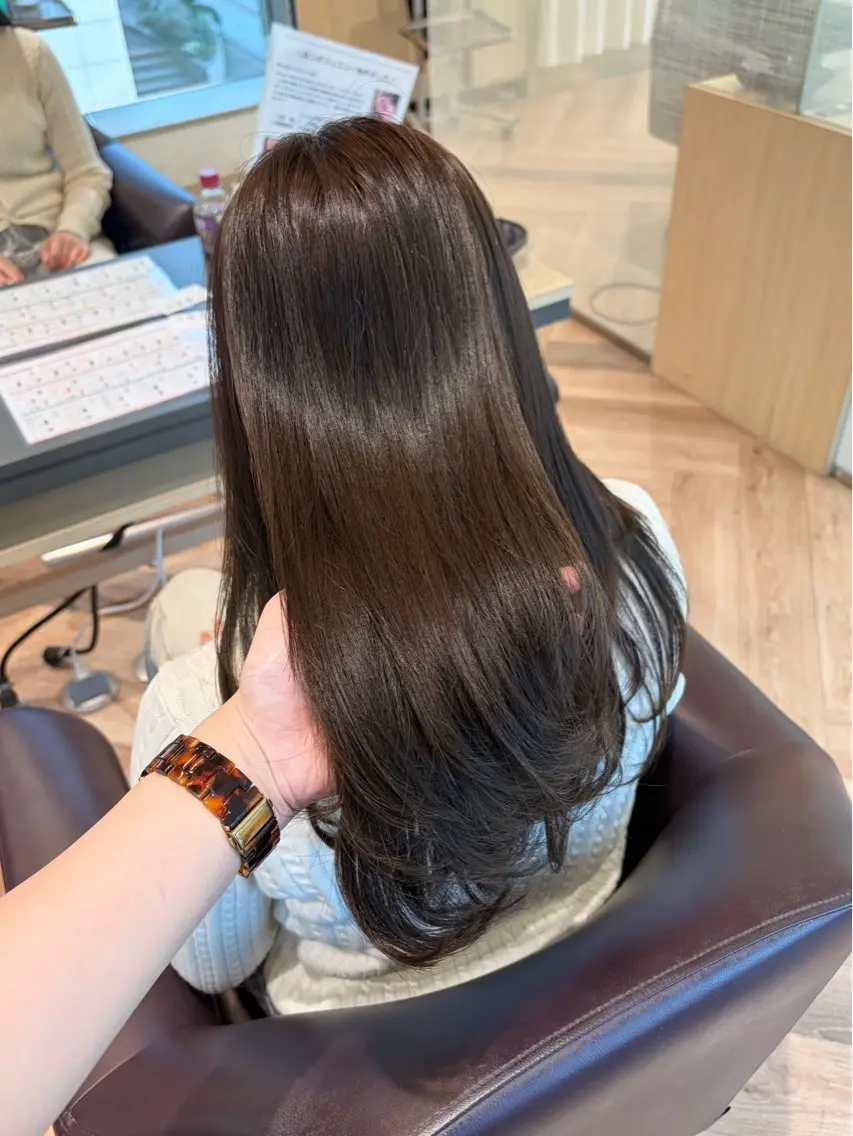 セミロング カラー ベージュカラー オリーブベージュ ヘアカラー Yamada Ami🪐のヘアスタイル