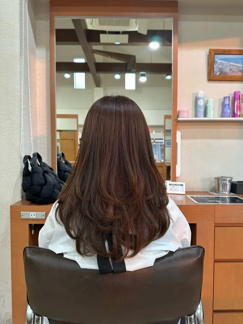 セミロング くびれヘア 韓国風ヘア レイヤーカット 神崎 紗奈のヘアスタイル
