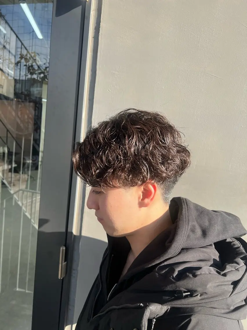 パーマ メンズ カット パーマ トリートメント ダブルカラー寒色系 ボリューム改善ハヤトのヘアスタイル