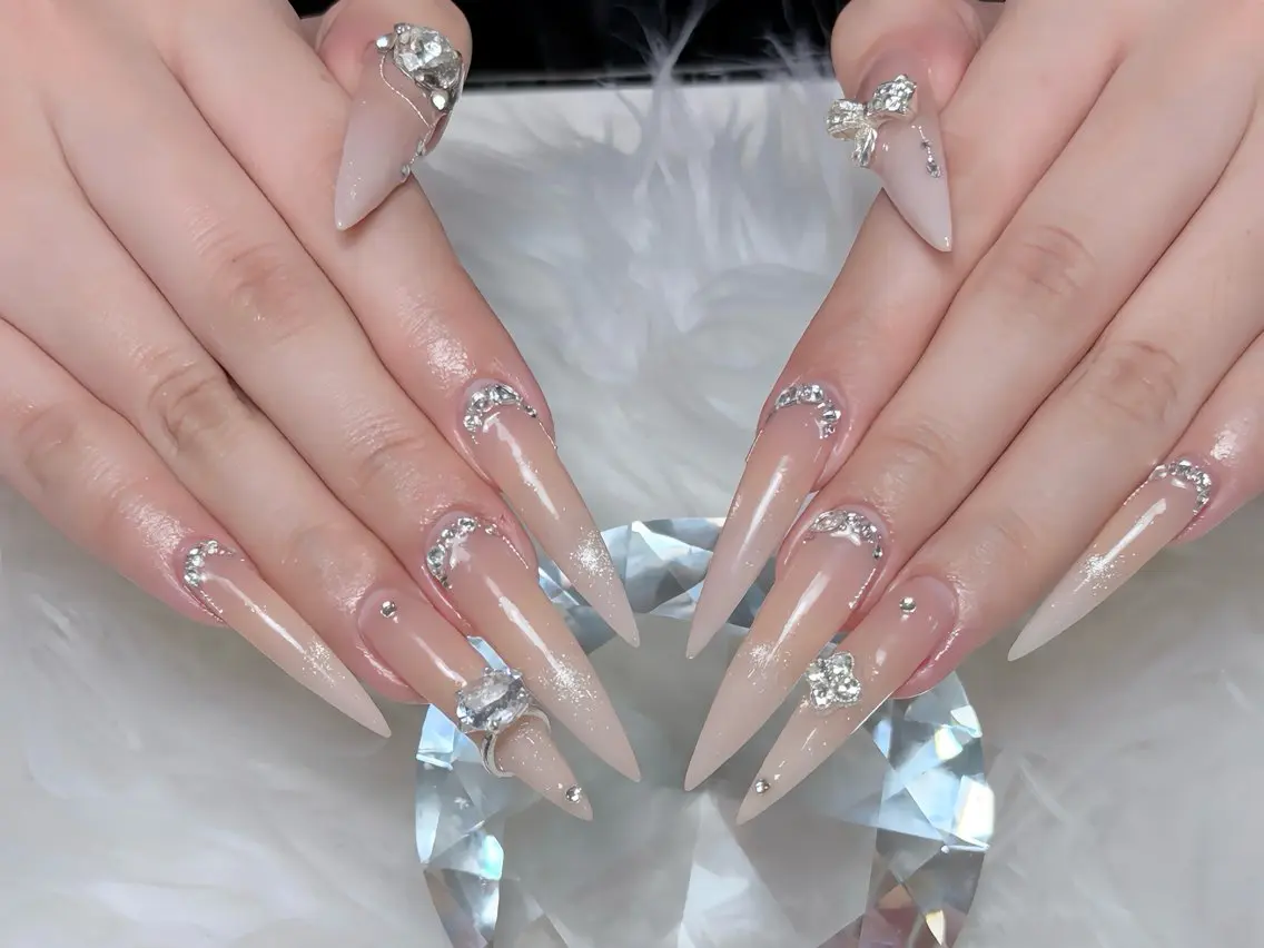 ネイル チークネイル ドット フレンチネイル グラデーション ハート ハンドネイル ハンドケア Eli Muse 新宿ネイルのネイルデザイン