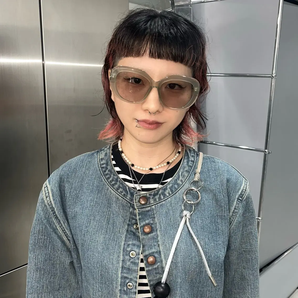 ショート マレットヘア オン眉 カット トリートメント 天神/レイヤー特化 ハイトーン/デザインのヘアスタイル