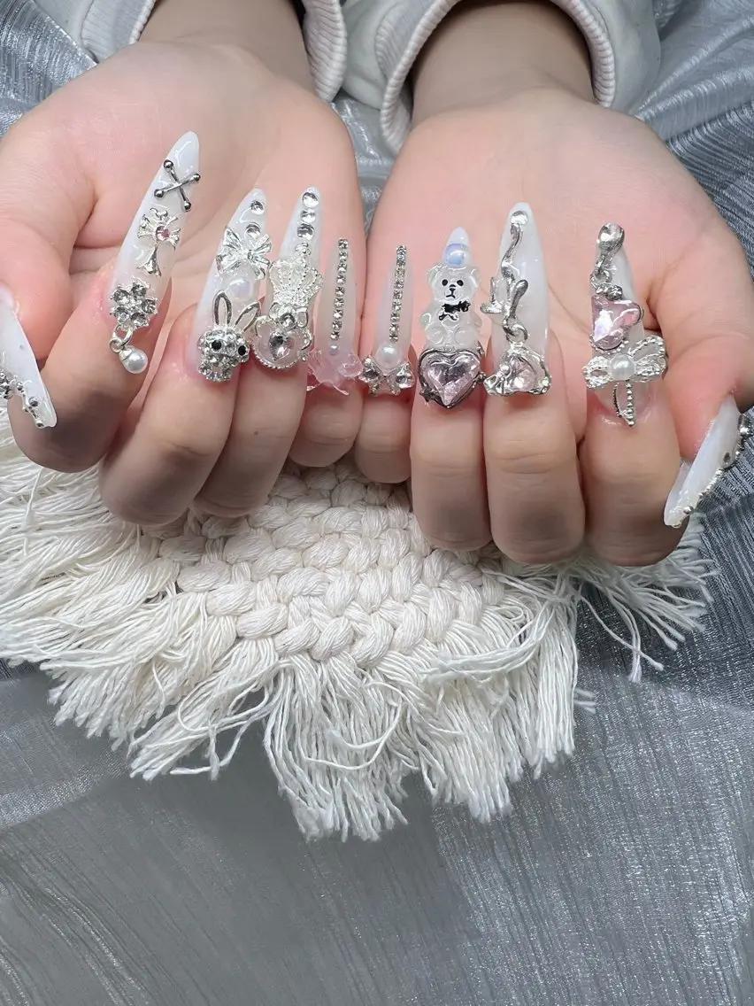 ネイル ハンドネイル Lee Nailsのネイルデザイン