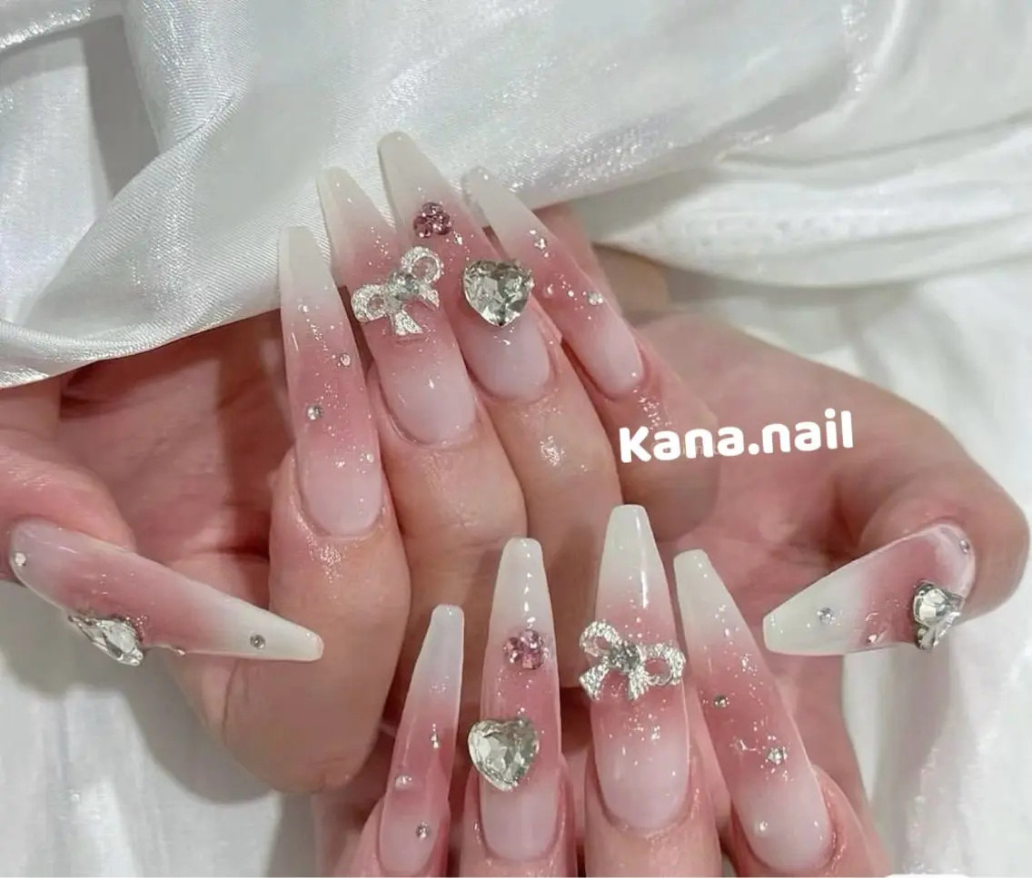 ネイル アートネイル 長さ出し ジェルネイル キラキラネイル 韓国ネイル kana nailのネイルデザイン